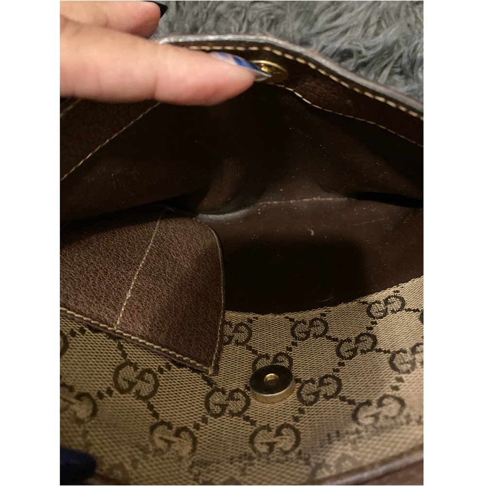 Authentic Pre-loved Vintage Gucci Crossbody Bag - Picture 8 of 14